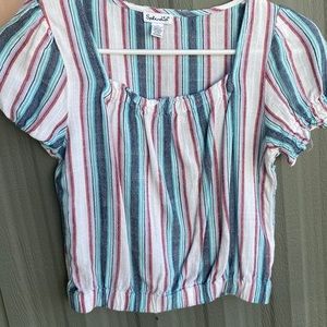 Splendid shirt only worn a handful of time and good for summer time